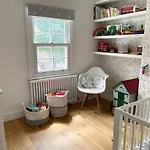 Charming Victorian Cottage With Spacious Garden