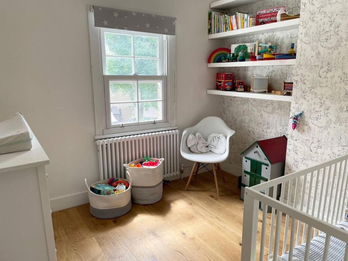 Charming Victorian With Spacious Garden * Londra